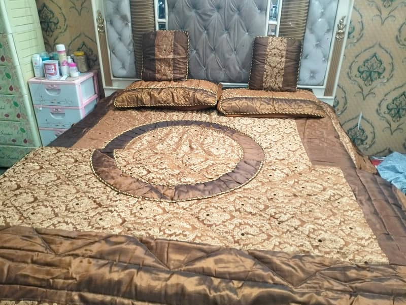 Bridal bedsheet with comforter. . 3