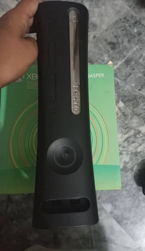 xbox 360 for sale only 1.5 month used 9