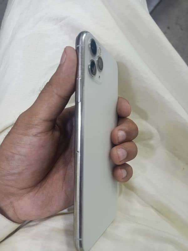 Iphone 11 pro Max 64 gb NoN PTA 2