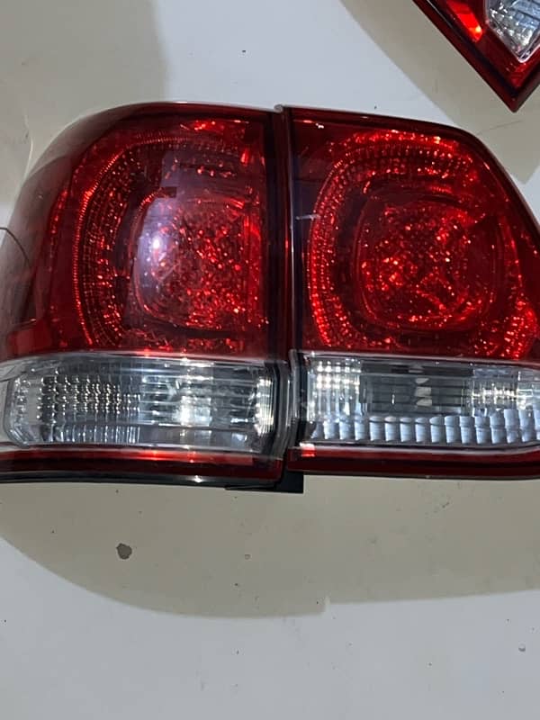 Toyota land cruiser back/tail lights 6