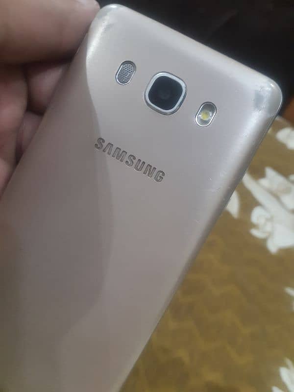 Samsung Galaxy J5 2/16 1