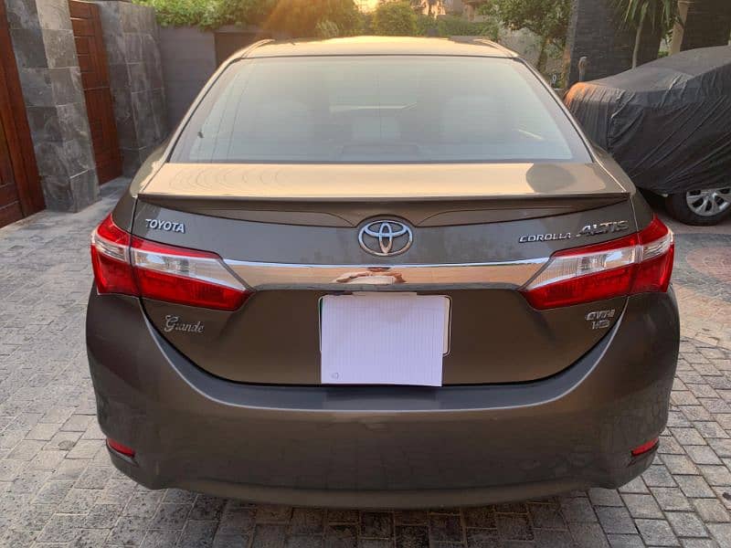 Toyota Corolla Altis 2015 1