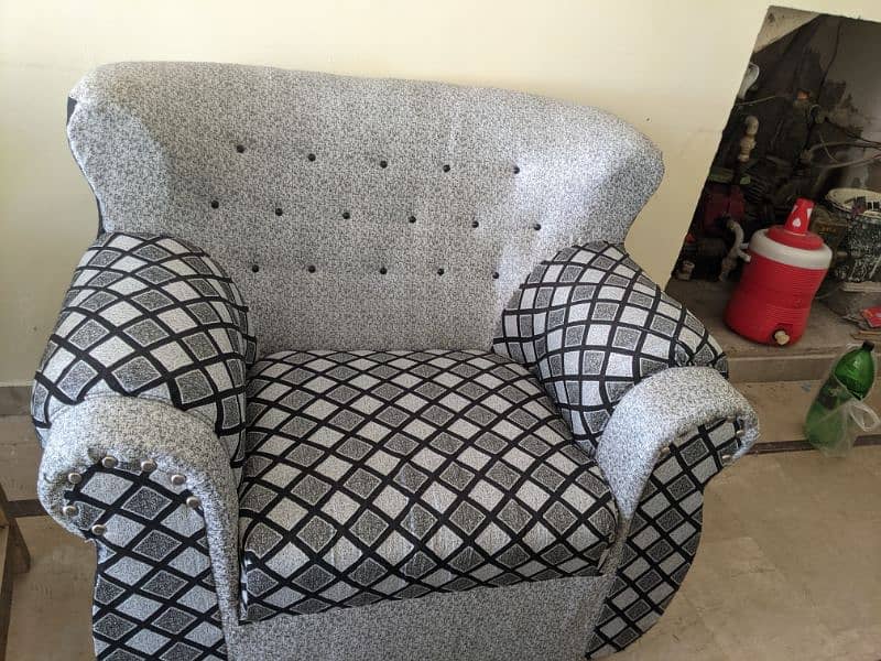 7 seater sofa set new condition 4