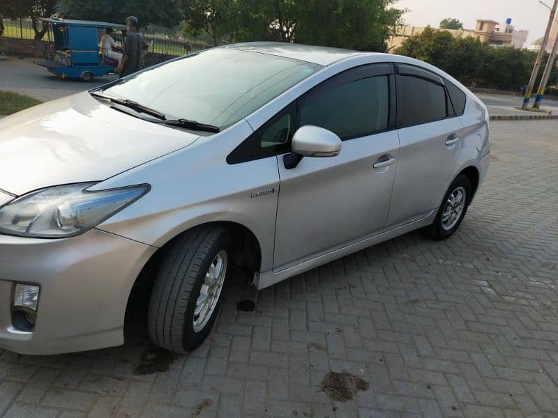 Toyota Prius 2014 4