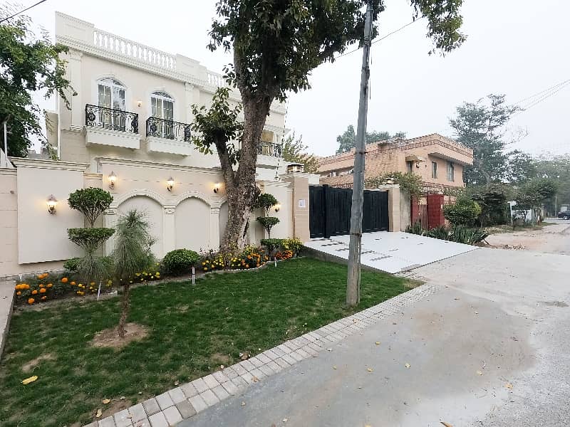 Own A Prime Location House In 1 Kanal Model Town For Sale 3