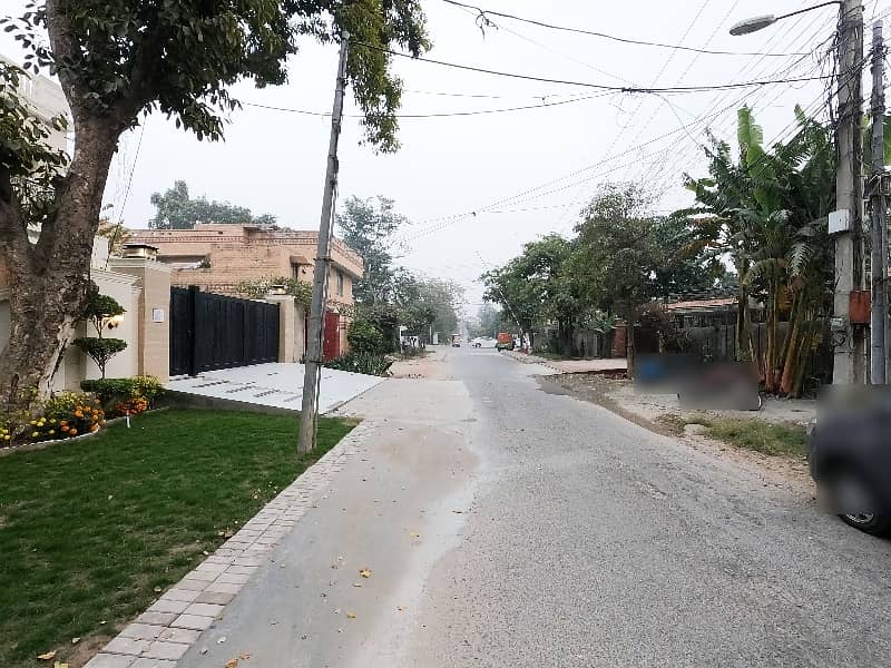 Own A Prime Location House In 1 Kanal Model Town For Sale 4