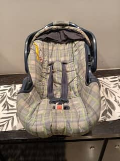 Graco carry cot/ car seat for sale 0