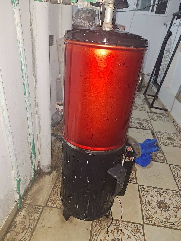 Gyser Gas + Electric 30 Ltr just like new 4