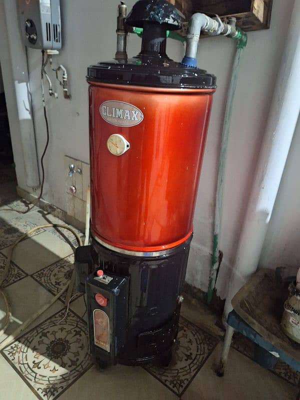 Gyser Gas + Electric 30 Ltr just like new 6