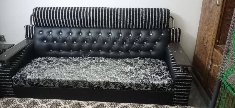 5 Seater Sofa Set in Korang Town Extension 0