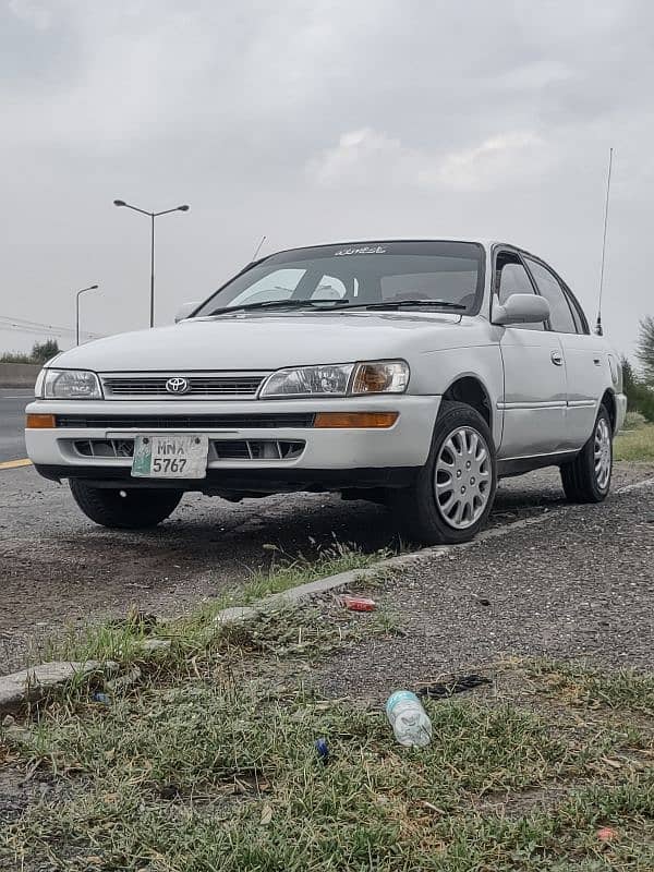 Toyota Corolla XE 2000 5