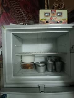 dawlance fridge in new condition