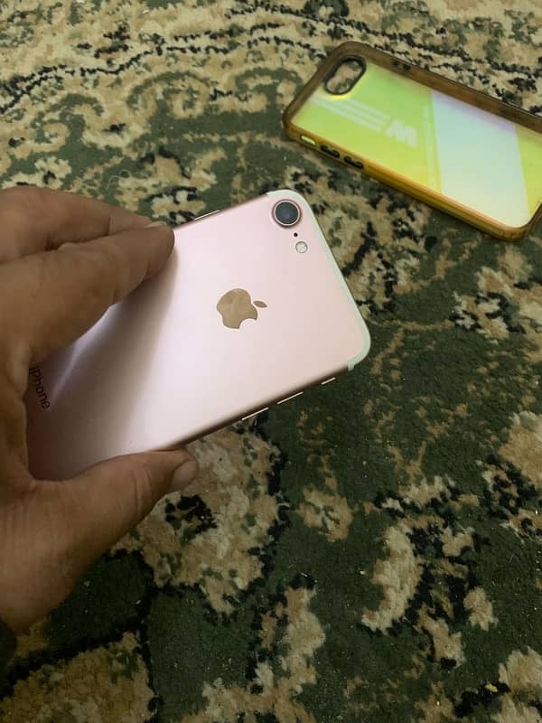 iphone 7 128GB pta approved 1