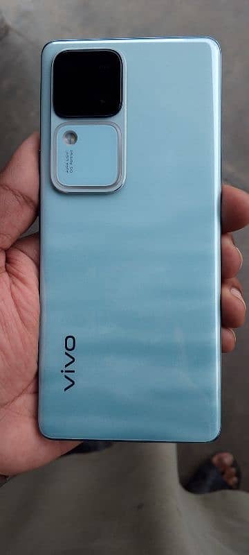 Vivo V30 12 GB Ram 256  GB Rom Snapdragon 7 gen 3 process Lush condi 4