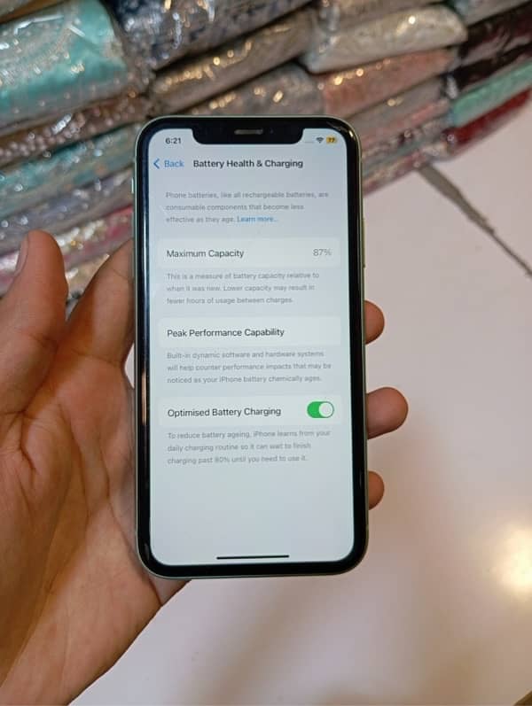 i phone 11 non Pta 64 gb 10/10 condition 87 Battery health 8