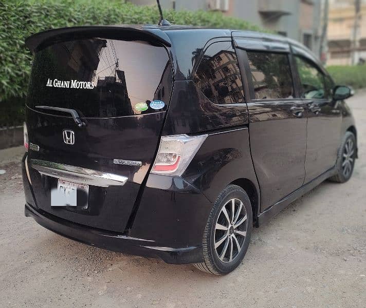 Honda Freed 2012 4