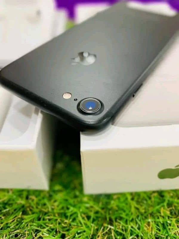 iPhone 7/128gb PTA approved 0340=3549=361 my WhatsApp number 2