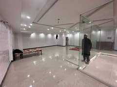 offiice Hall for rent in Johar town for it office software house and call center very hot location vip building