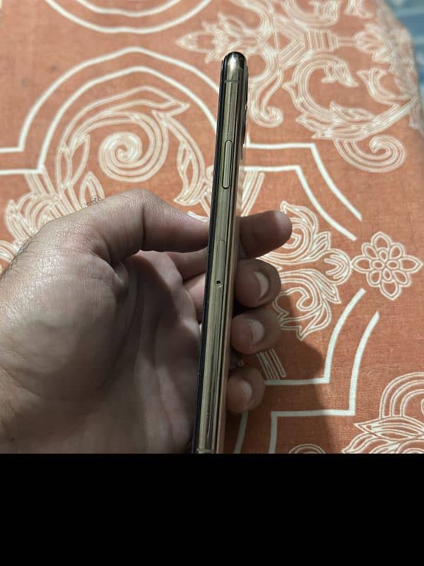 iPhone 11 Pro Max Jazz Sim PTA 4