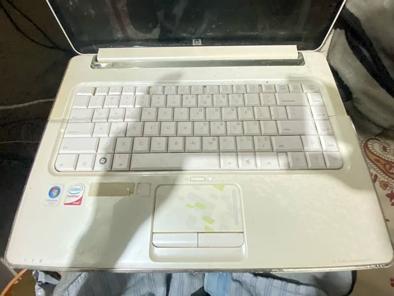 i am selling hp laptop 1