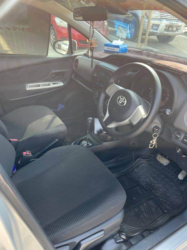 Toyota Vitz 2015/2018 4