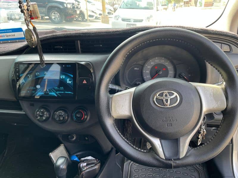 Toyota Vitz 2015/2018 8