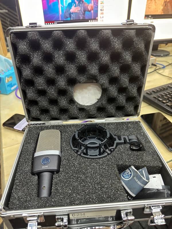 AKG C214 Mic 5