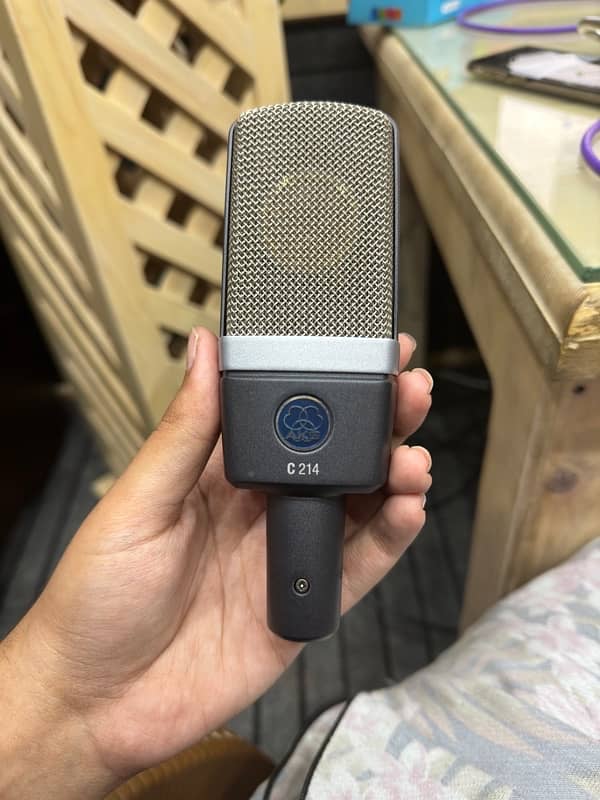 AKG C214 Mic 6