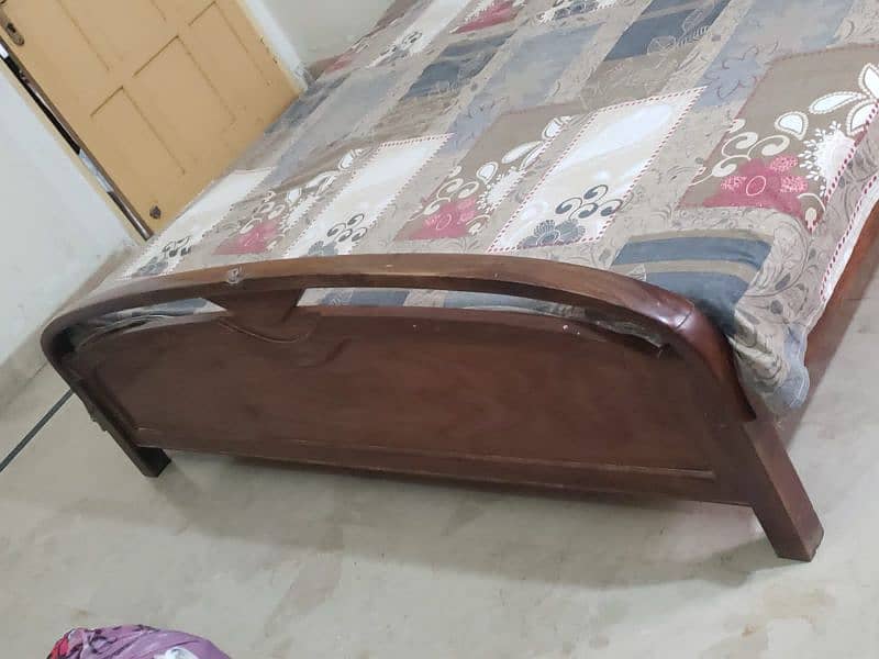 only bed King size wooden 4