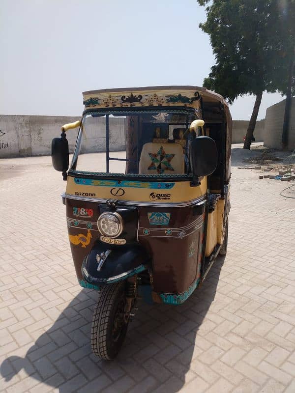 Sazgar Rickshaw 2016 Model 100% genuine Condition, Complete files. 1