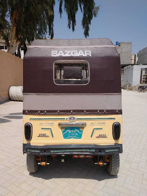 Sazgar Rickshaw 2016 Model 100% genuine Condition, Complete files. 2