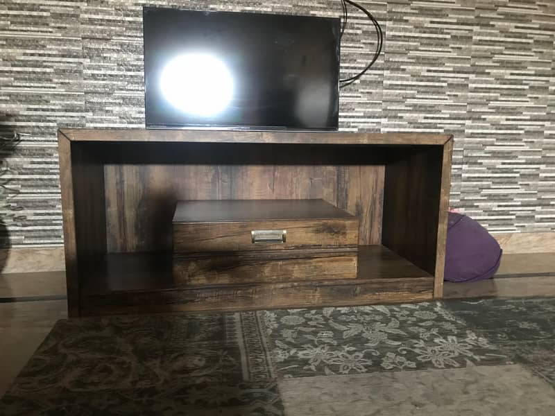 Bedroom Set for Sale – Stylish and Excellent Condition 5