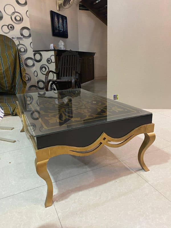 Stylish Center Table in 10/10 very good condition 2