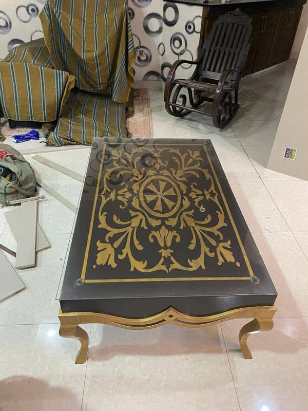 Stylish Center Table in 10/10 very good condition 3