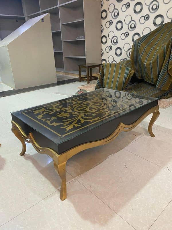 Stylish Center Table in 10/10 very good condition 4