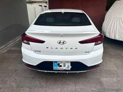 Hyundai Elantra 2021