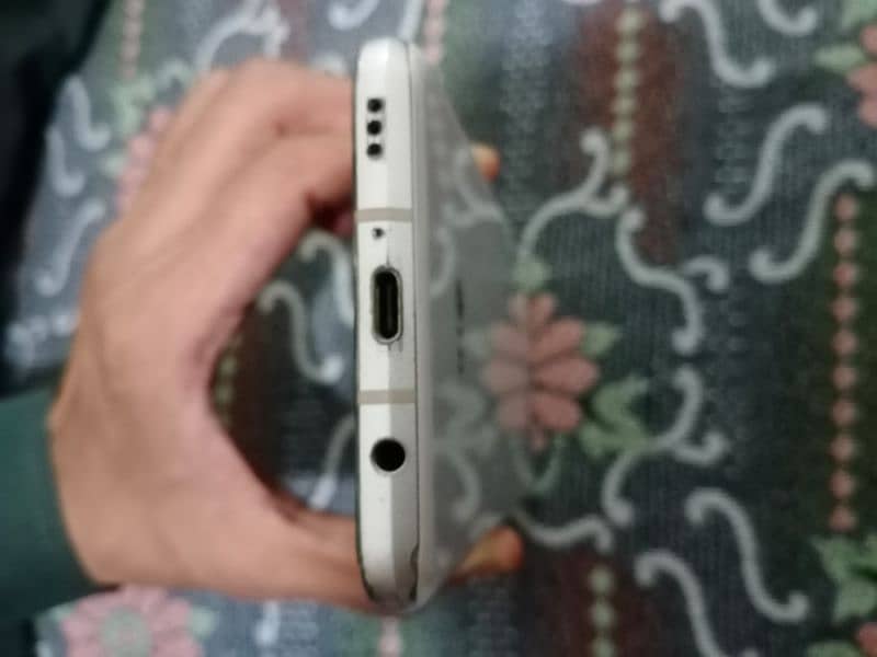 LG V60 NON PTA USED 6