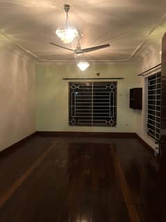 1 kanal Upper portion Available For Rent in E-11/3