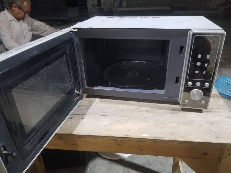 Haier Microwave for sale in working condition 2