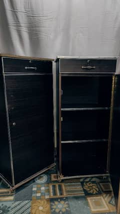 A pair of Wood Racks In Good Condition