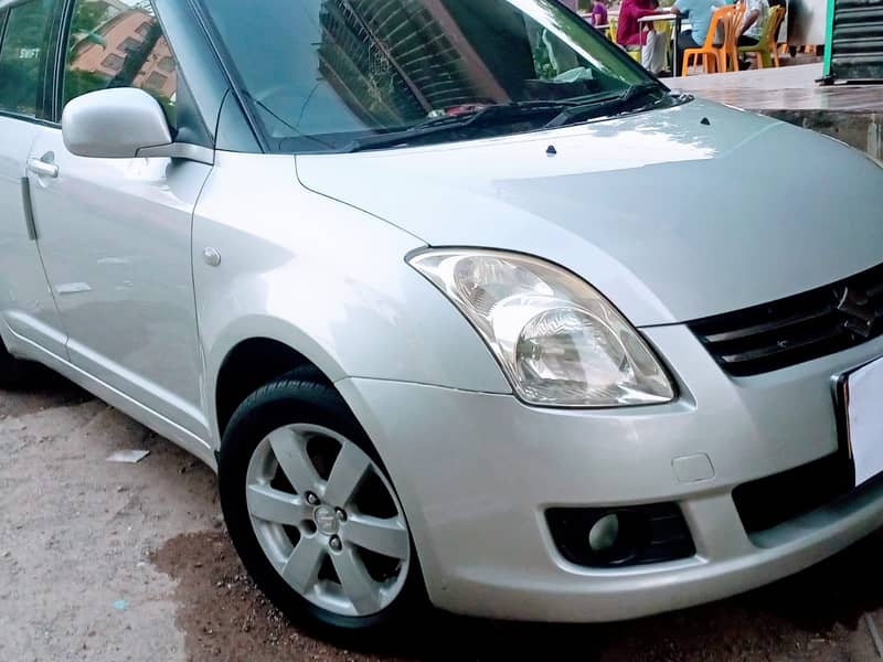 Suzuki Swift 2010 DLX Original Mint Condition 2