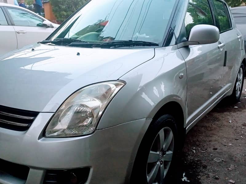 Suzuki Swift 2010 DLX Original Mint Condition 7