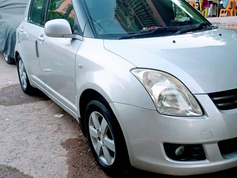 Suzuki Swift 2010 DLX Original Mint Condition 8