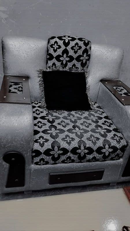 sofa set available 0