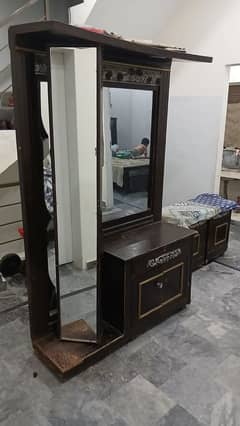 dressing table