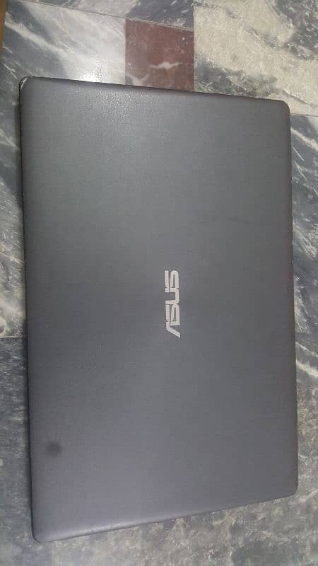 Asus laptop 12gb 128gb all ok ha 1