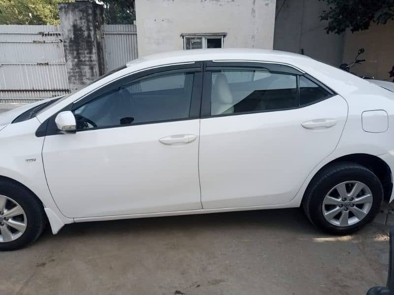 Toyota Corolla Altis 2017 5