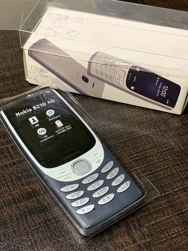 Nokia 8210 4G | Nostalgia 0