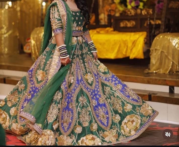 bridal mehndi dress 1