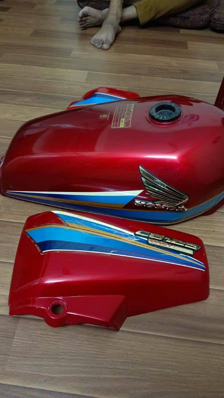 Honda 125 2008 model Tanki tape & more accessories 6